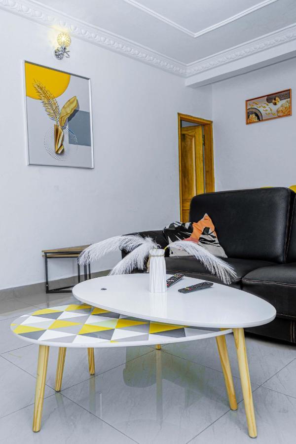 Naiveli-Palm Appartement Meuble Sobre Et Chic Douala Exterior foto