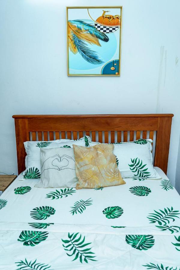 Naiveli-Palm Appartement Meuble Sobre Et Chic Douala Exterior foto