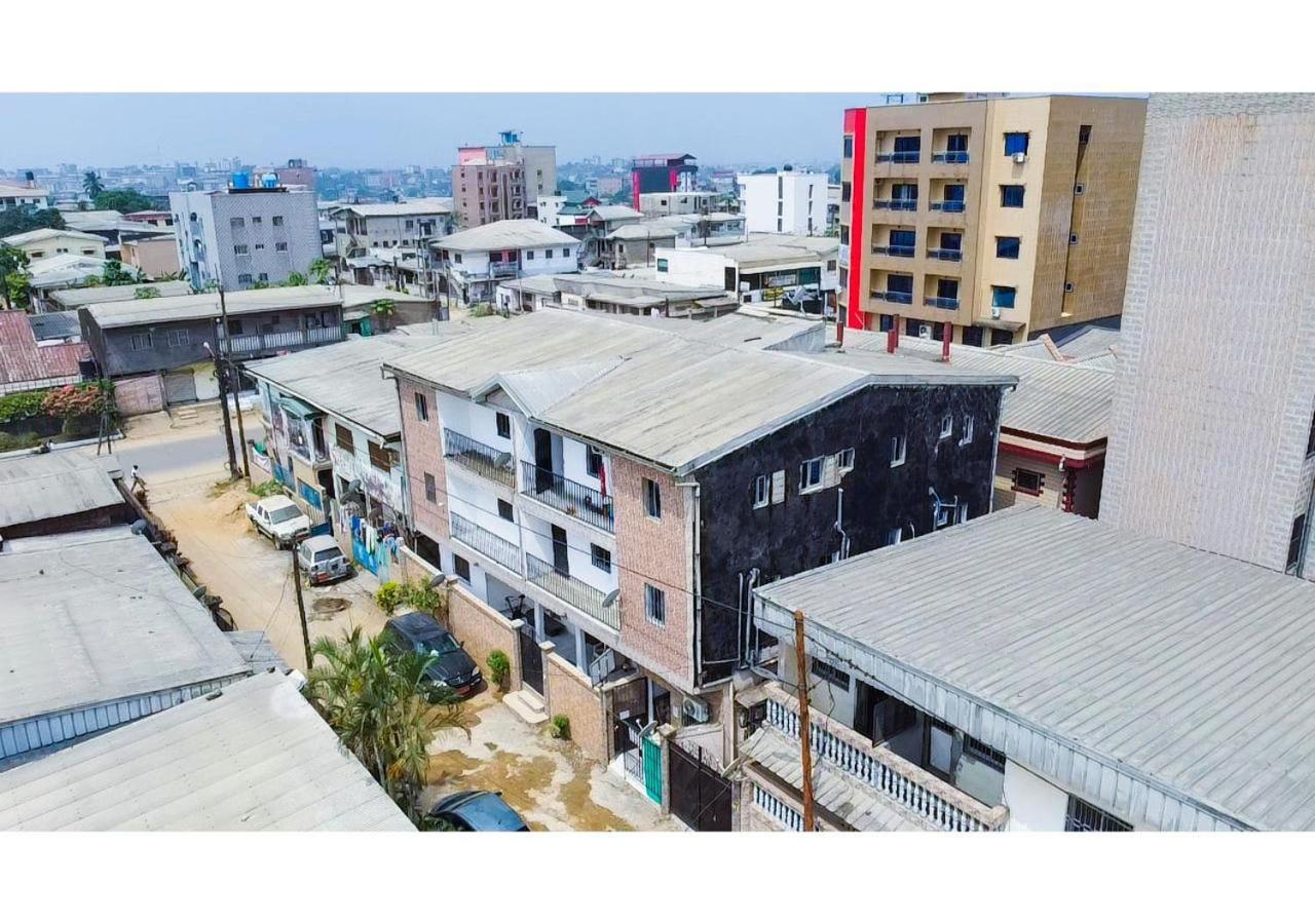 Naiveli-Palm Appartement Meuble Sobre Et Chic Douala Exterior foto