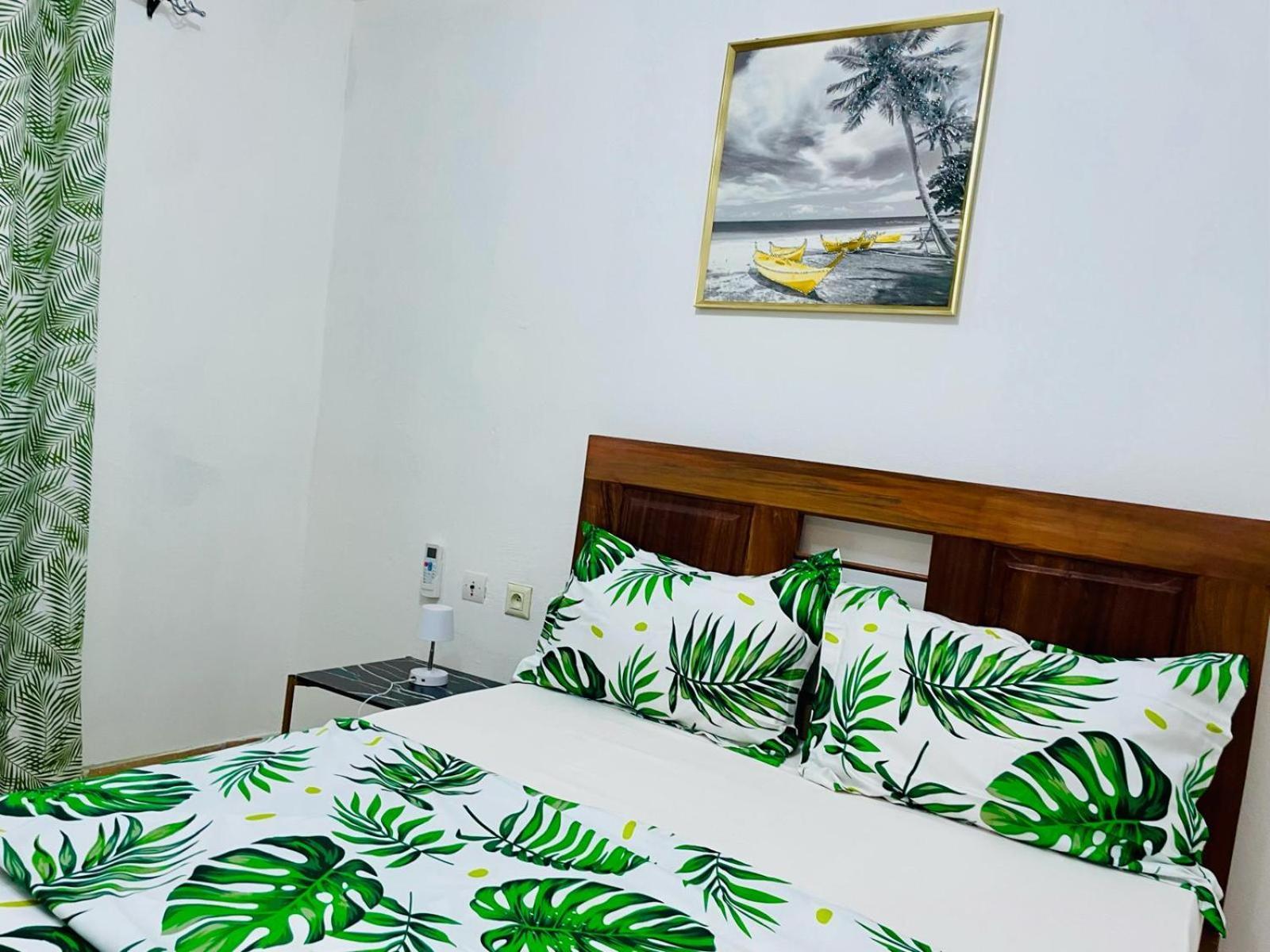 Naiveli-Palm Appartement Meuble Sobre Et Chic Douala Exterior foto